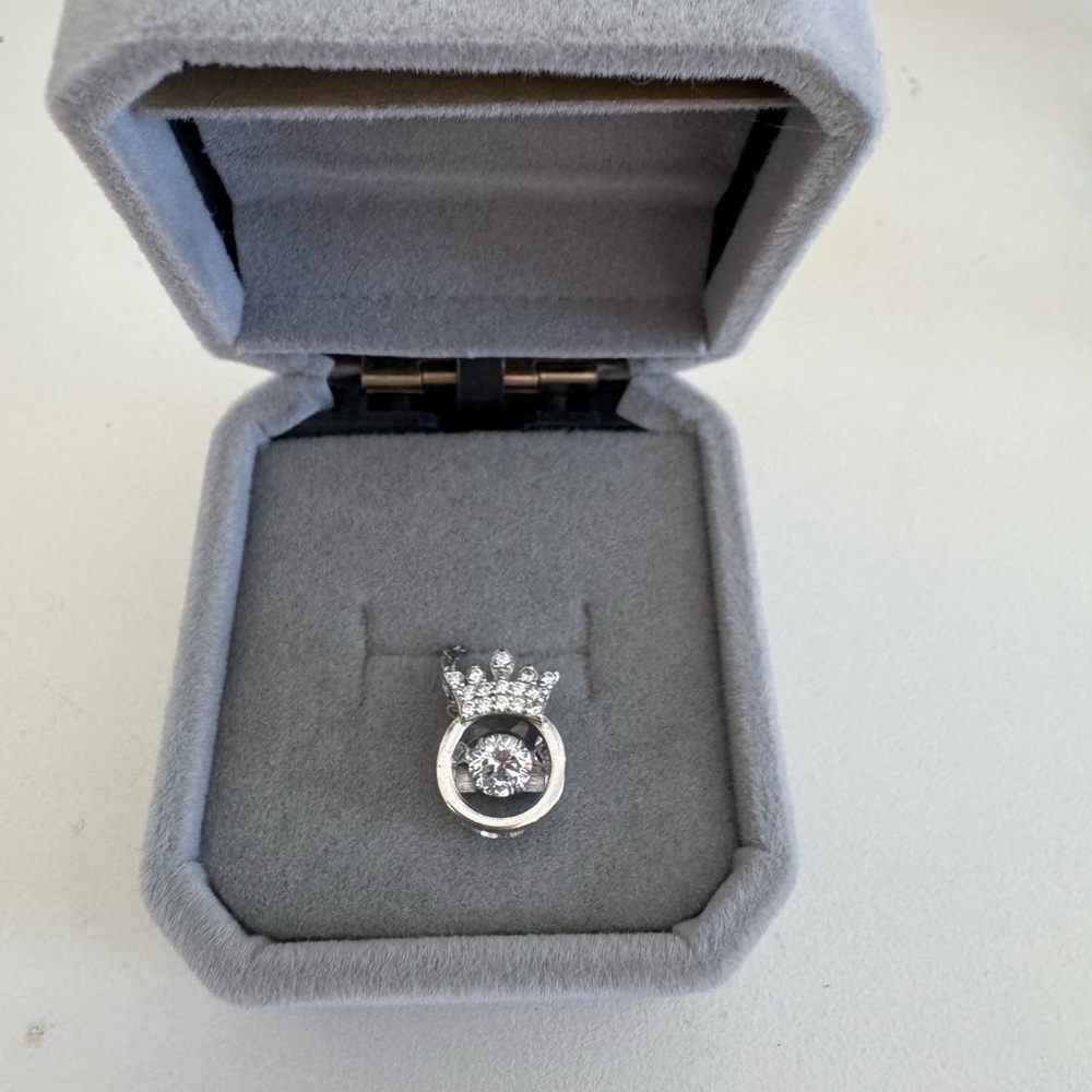 Elegant Silver Crown Ring